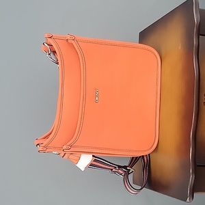 Dkny brook messenger nwt
